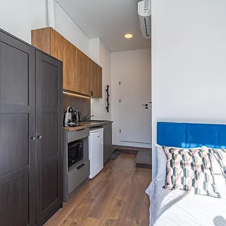 Apartment Uptown Nr4 With Parking And Ac