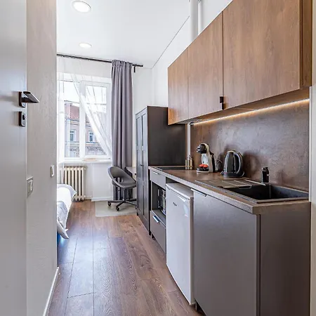Uptown Nr4 With Parking And Ac