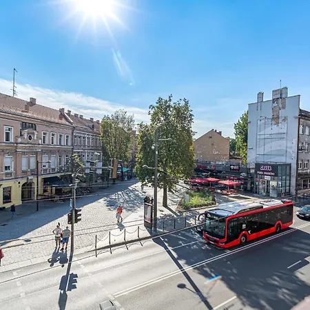 Uptown Nr4 With Parking And Ac Apartment *